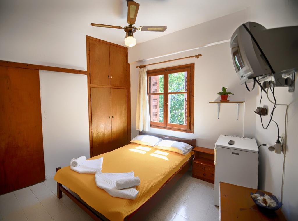 To Gefyraki Rooms Ágios Kírykos Habitación foto