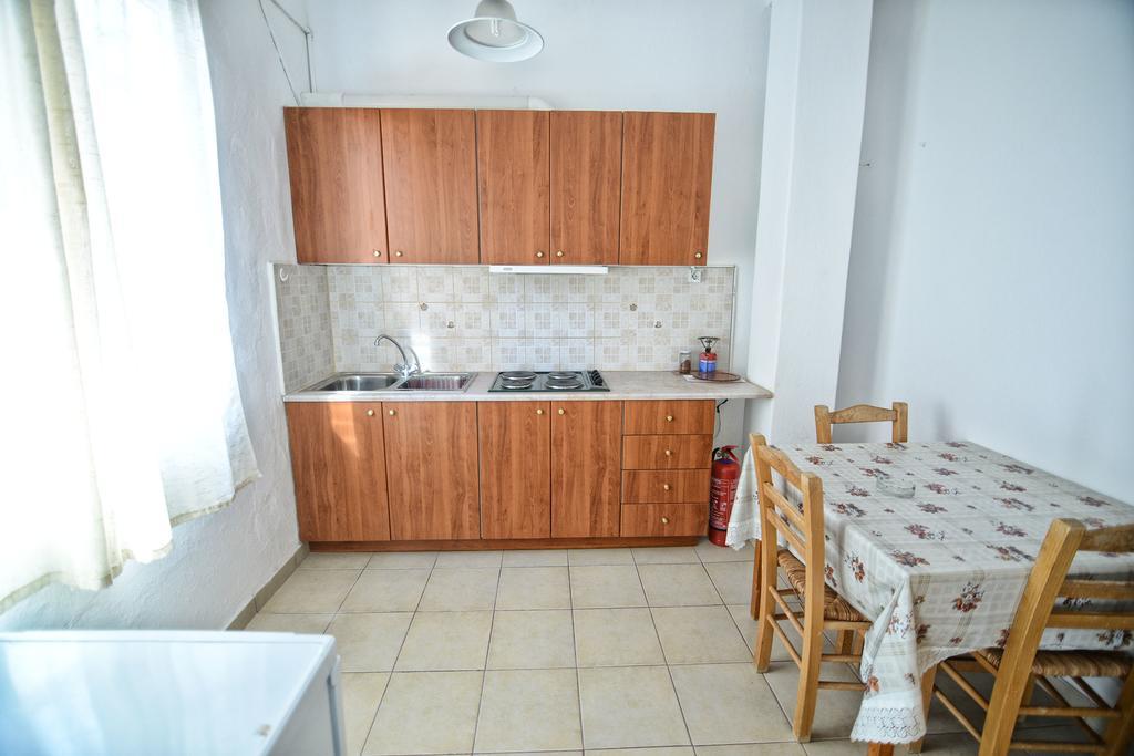 To Gefyraki Rooms Ágios Kírykos Exterior foto