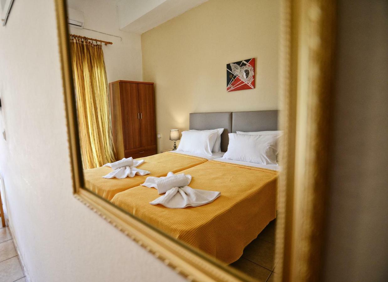To Gefyraki Rooms Ágios Kírykos Exterior foto