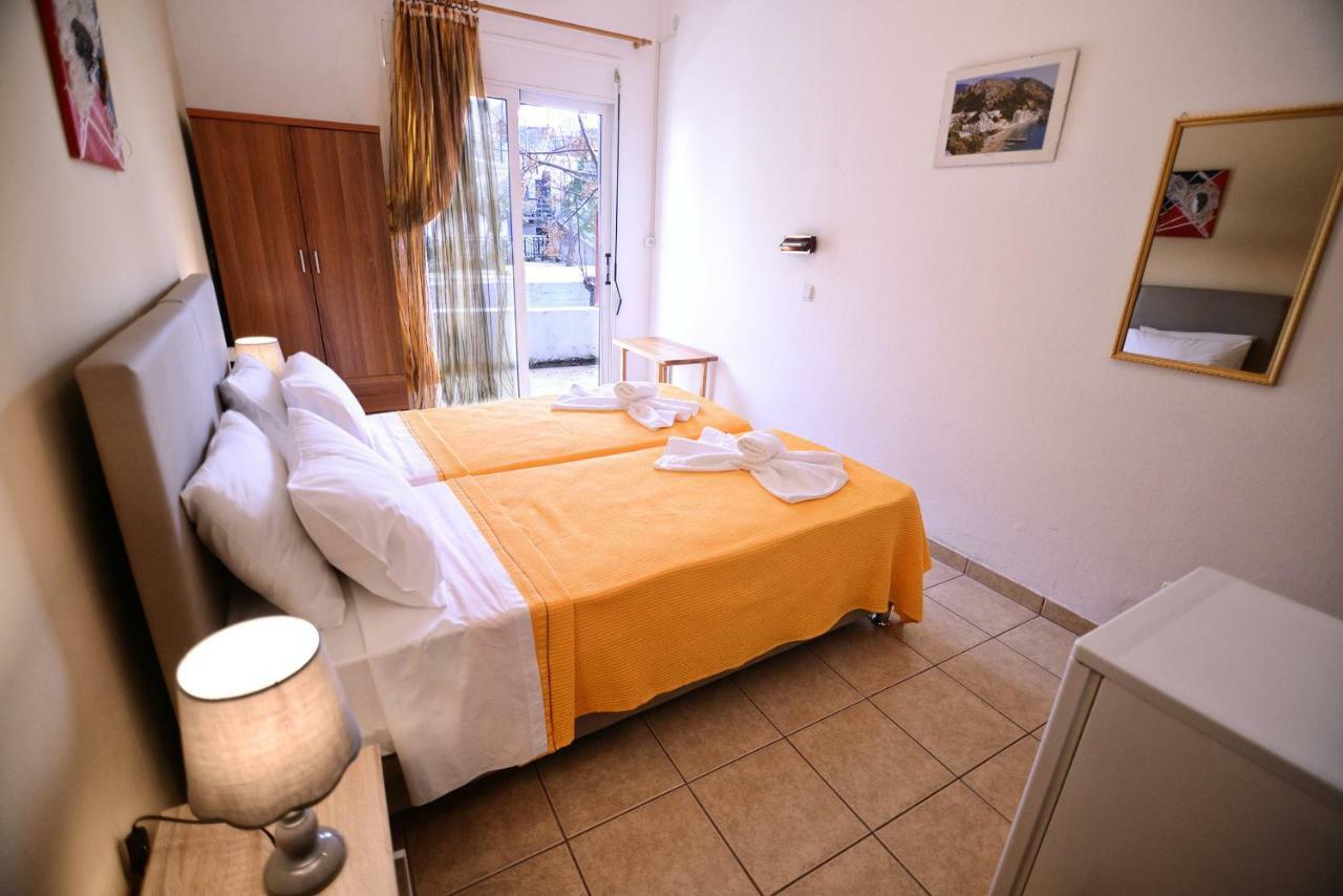 To Gefyraki Rooms Ágios Kírykos Exterior foto