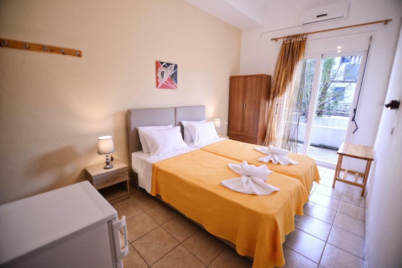 To Gefyraki Rooms Ágios Kírykos Exterior foto