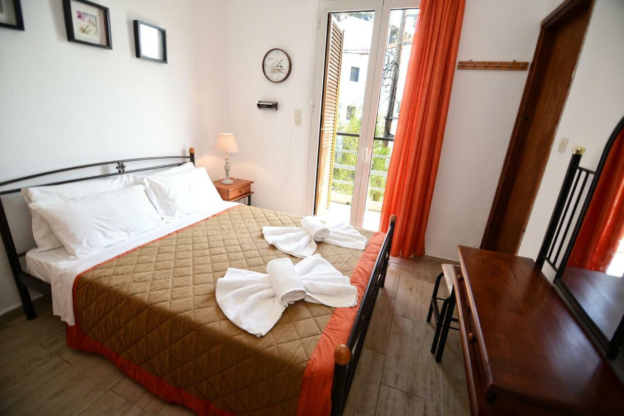 To Gefyraki Rooms Ágios Kírykos Exterior foto
